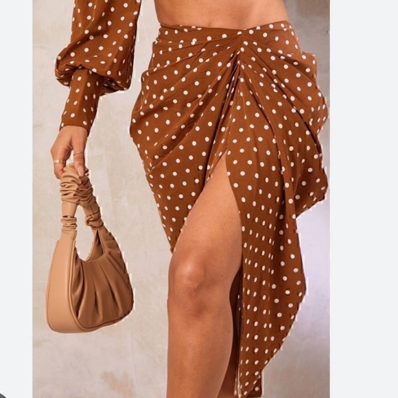 PrettyLittleThing NWT Brown & White Polka Dot High Front Or Side Slit Skirt Sz6 - Picture 1 of 10